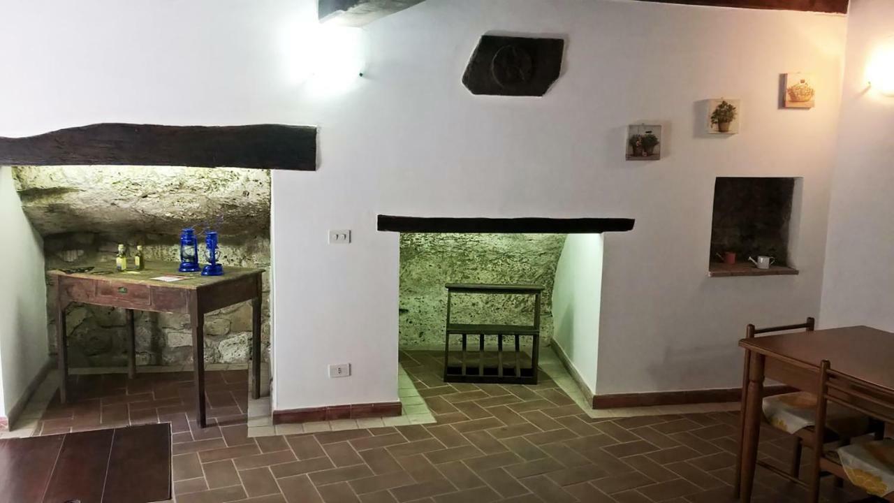 La Loggia Del Capitano - Rione Capisotto Leilighet Pitigliano Eksteriør bilde